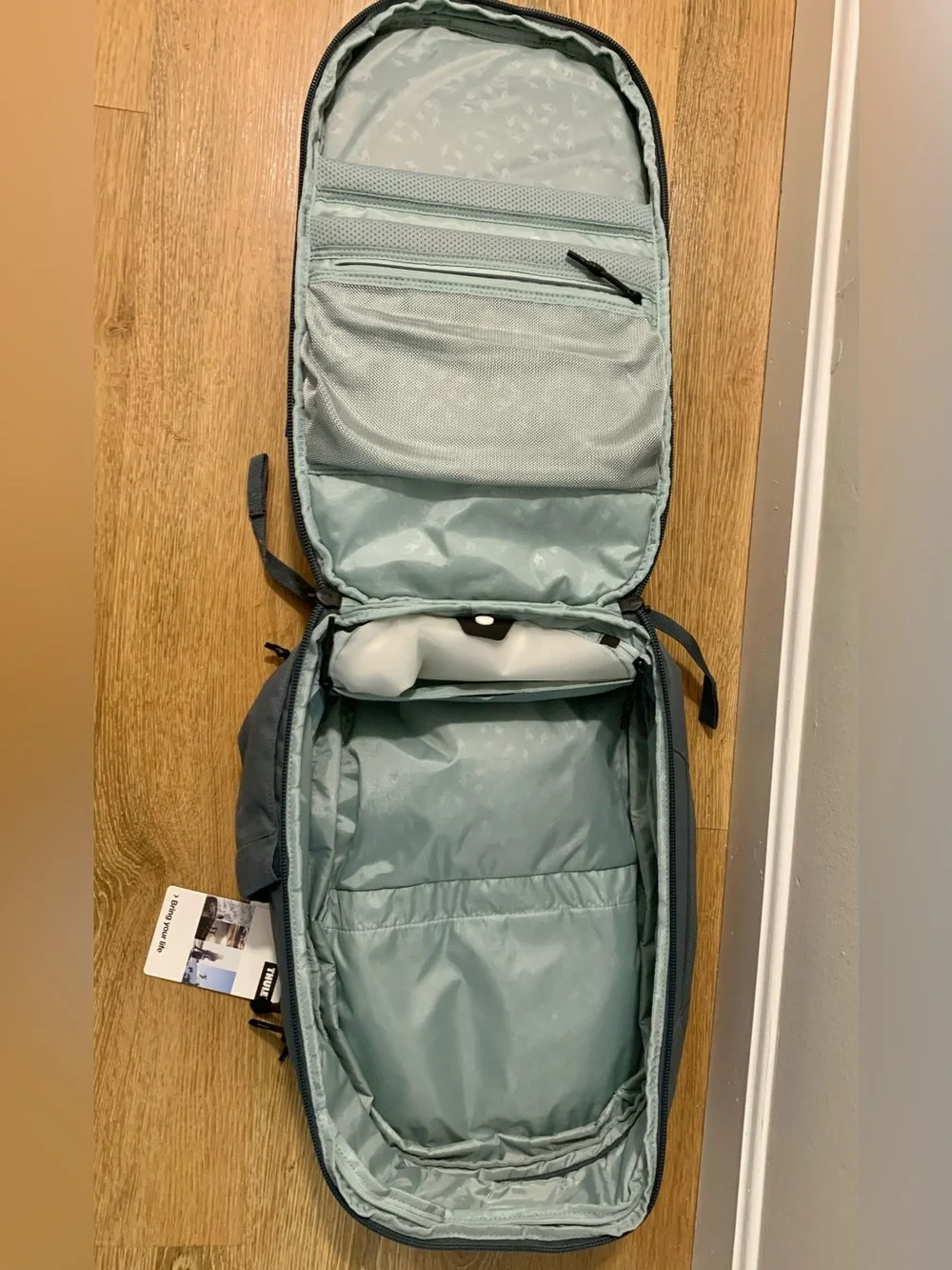 Thule color dark